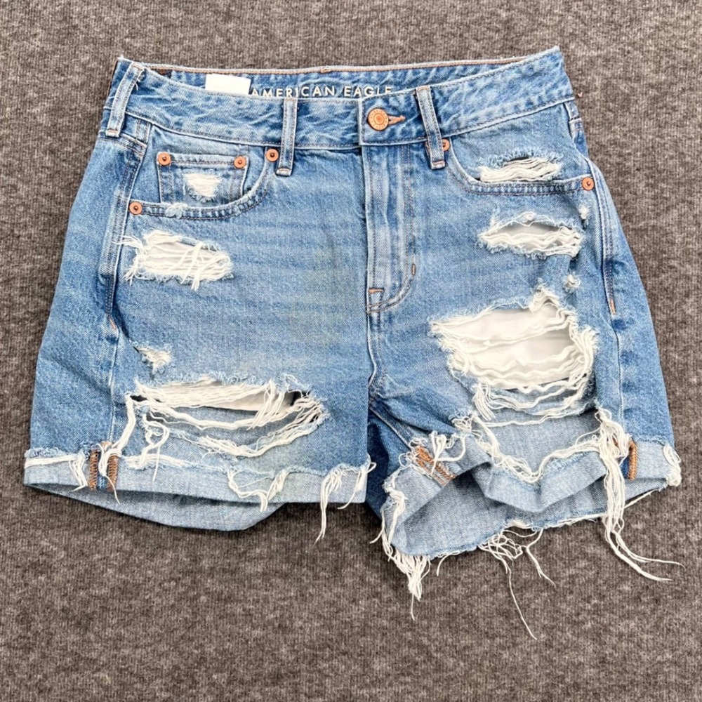 American Eagle Tomgirl Short Light Wash Distressed Denim High Rise Women Size 00